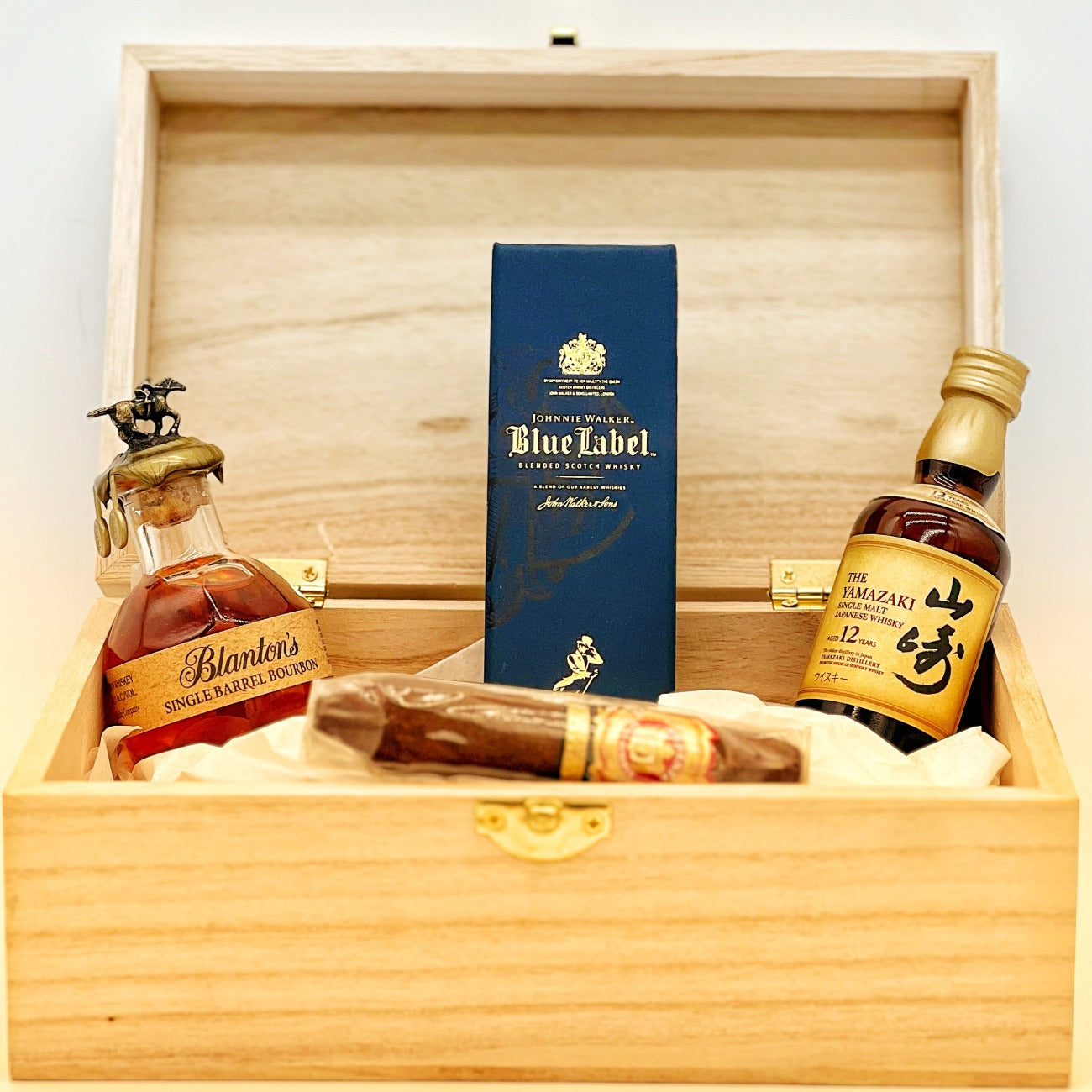 Short Story Gift Set – Arturo Fuente Cigar with Blanton’s 50ml, Johnnie Walker Blue Label 50ml, Yamazaki 12 Year 50ml, Wooden Box (Engravable)